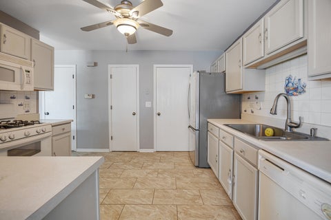 Tiny photo for 1320 Jenna Drive #B, South Elgin, IL 60177 (MLS # 12763084)