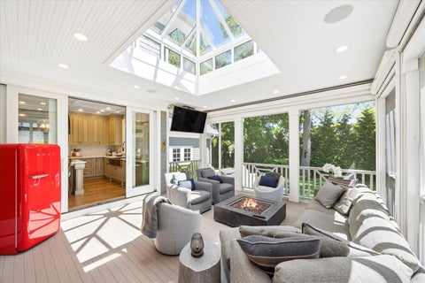 Tiny photo for 829 S Thurlow Street, Hinsdale, IL 60521 (MLS # 12697499)