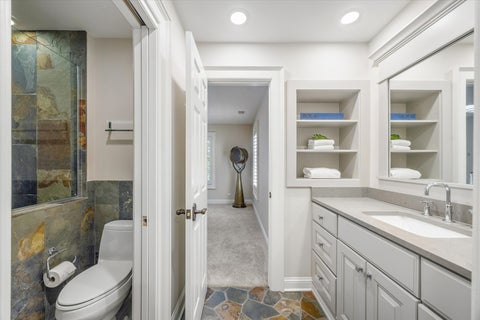 Tiny photo for 829 S Thurlow Street, Hinsdale, IL 60521 (MLS # 12697499)