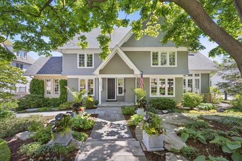 Photo of 829 S Thurlow Street, Hinsdale, IL 60521 (MLS # 12697499)