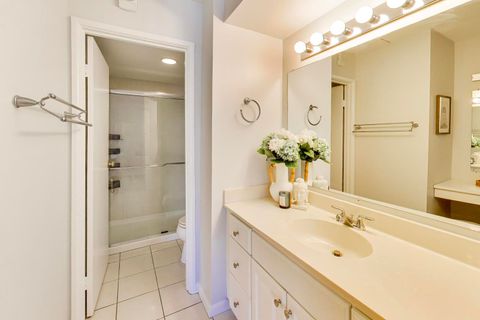 Tiny photo for 1625 SHERIDAN Road #213, Wilmette, IL 60091 (MLS # 12619373)