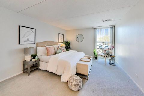 Tiny photo for 1625 SHERIDAN Road #213, Wilmette, IL 60091 (MLS # 12619373)