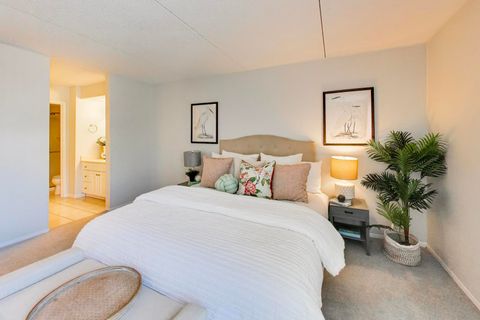 Tiny photo for 1625 SHERIDAN Road #213, Wilmette, IL 60091 (MLS # 12619373)