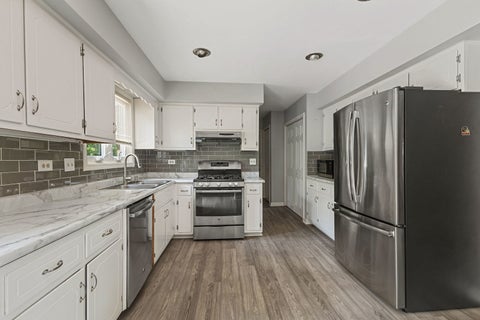 Tiny photo for 11716 S Black Forest Lane, Palos Park, IL 60464 (MLS # 12656473)