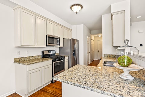 Tiny photo for 34W685 Roosevelt Avenue #B, St. Charles, IL 60174 (MLS # 12748447)