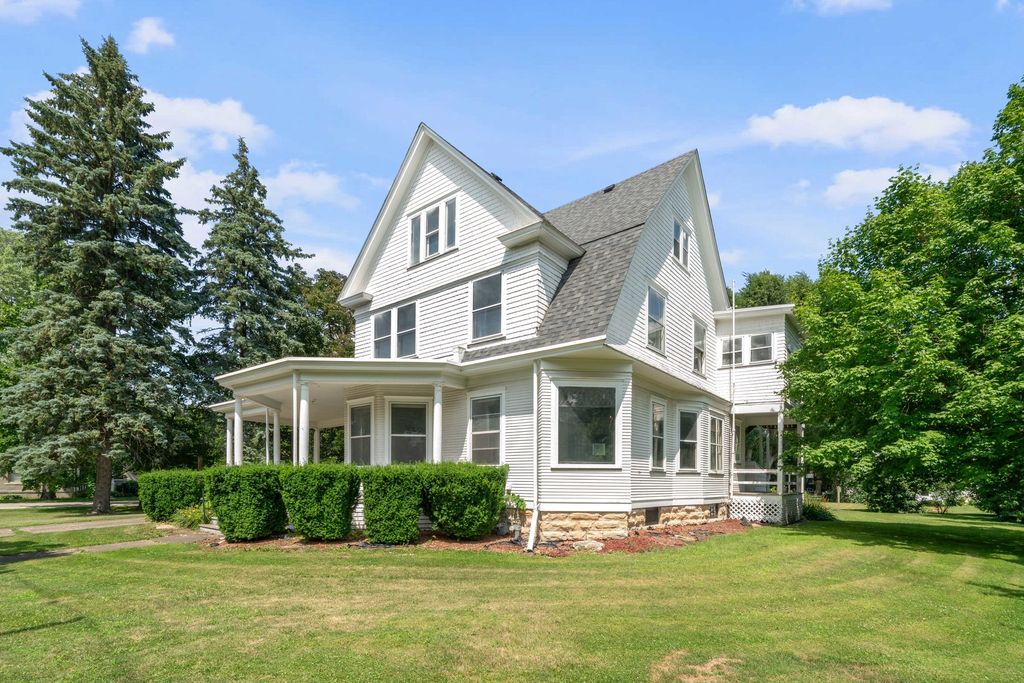 Photo for 205 S Gage Street, Somonauk, IL 60552 (MLS # 12405084)