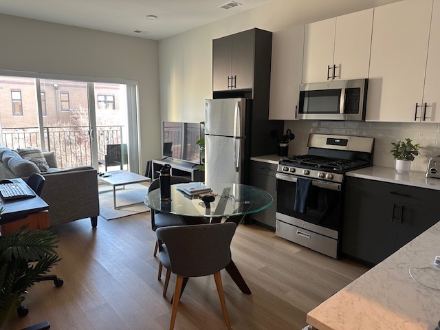 3204 N Clifton Avenue 304