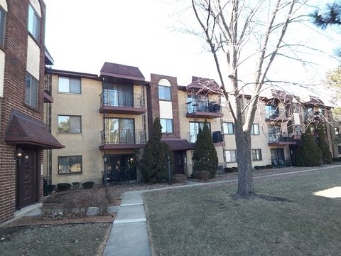 Photo of 139 E Grand Avenue #1B, Bensenville, IL 60106 (MLS # 12569380)