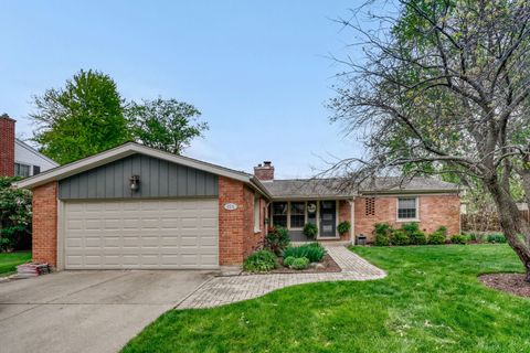 Photo of 15 N Gibbons Avenue, Arlington Heights, IL 60004 (MLS # 12642375)