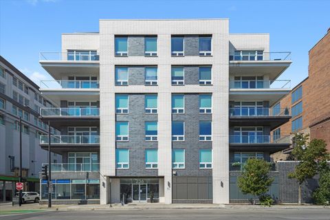 236 S Racine Avenue 302 Chicago IL 60607