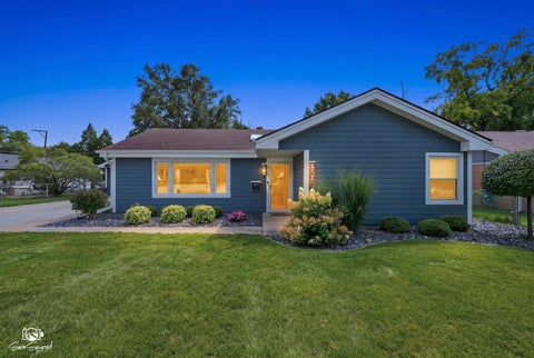 Tiny photo for 6907 W 111th Place, Worth, IL 60482 (MLS # 12732894)
