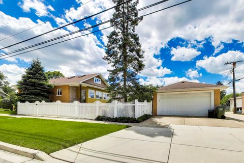 Tiny photo for 9100 Sheridan Avenue, Brookfield, IL 60513 (MLS # 12648518)