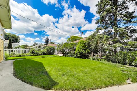 Tiny photo for 9100 Sheridan Avenue, Brookfield, IL 60513 (MLS # 12648518)