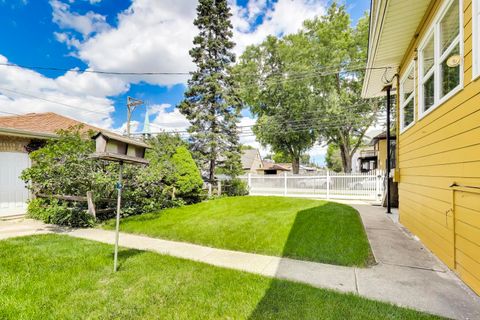 Tiny photo for 9100 Sheridan Avenue, Brookfield, IL 60513 (MLS # 12648518)