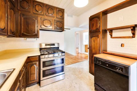 Tiny photo for 9100 Sheridan Avenue, Brookfield, IL 60513 (MLS # 12648518)
