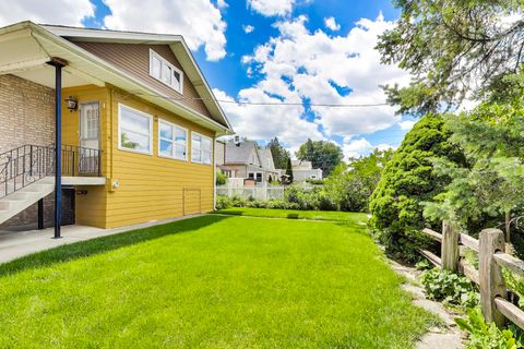 Tiny photo for 9100 Sheridan Avenue, Brookfield, IL 60513 (MLS # 12648518)
