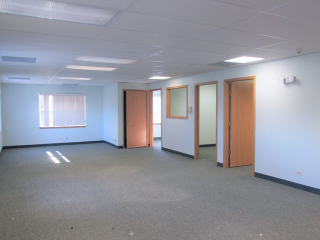 725 E Irving Park Road