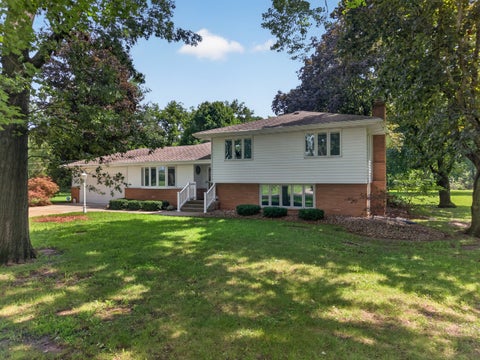 Tiny photo for 5 N Acres Drive, Streator, IL 61364 (MLS # 12721598)