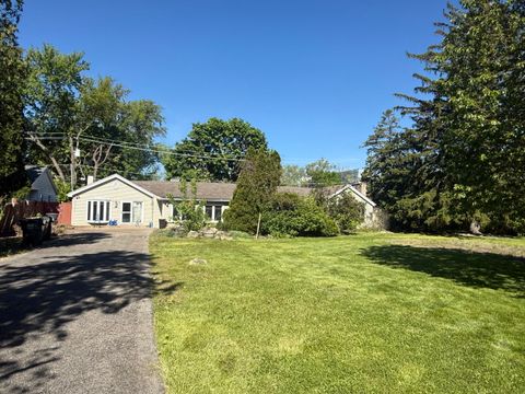 Photo of 1028 S Walnut Avenue, Arlington Heights, IL 60005 (MLS # 12640258)