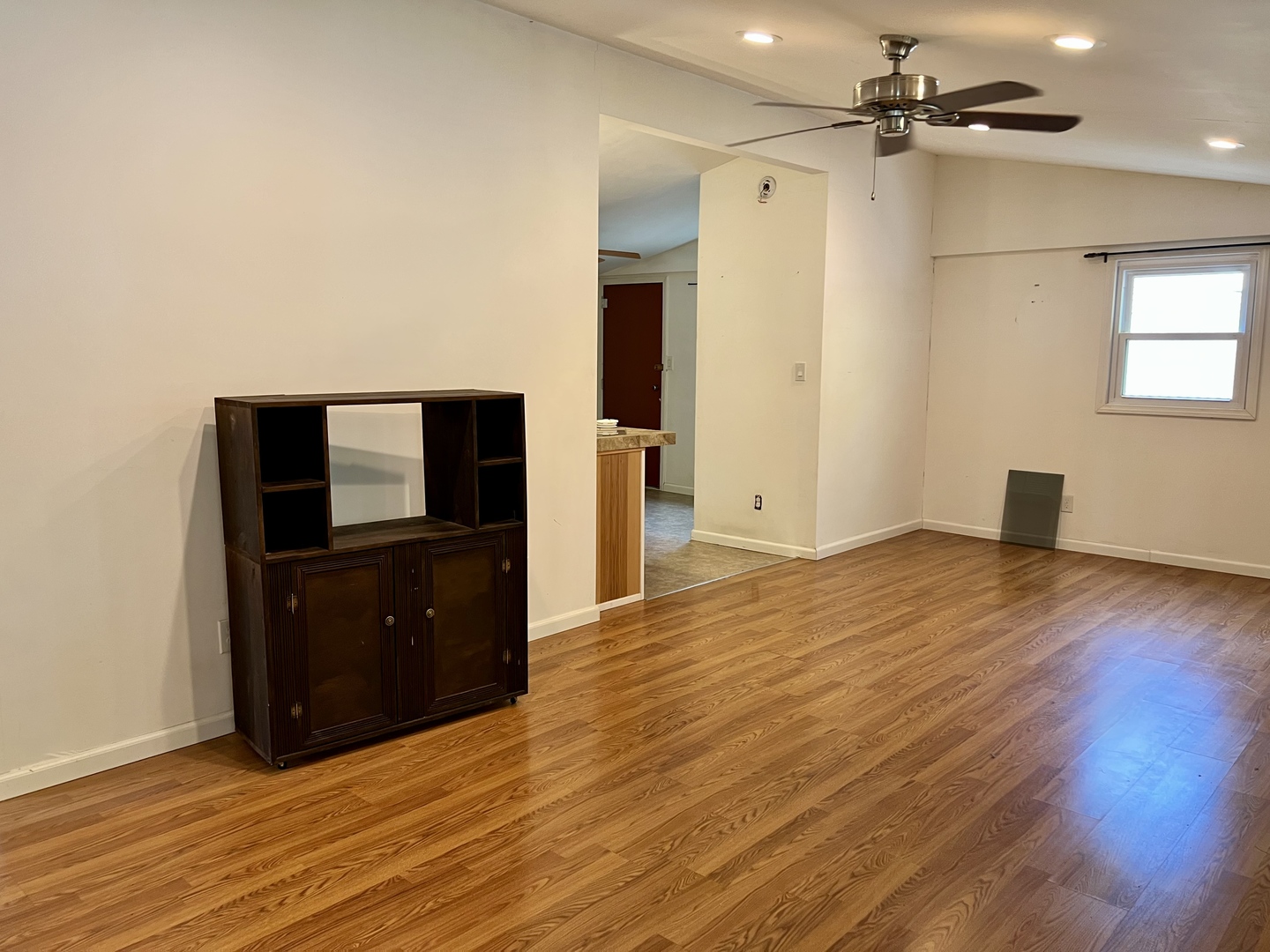 1006 S Pleasantview Drive