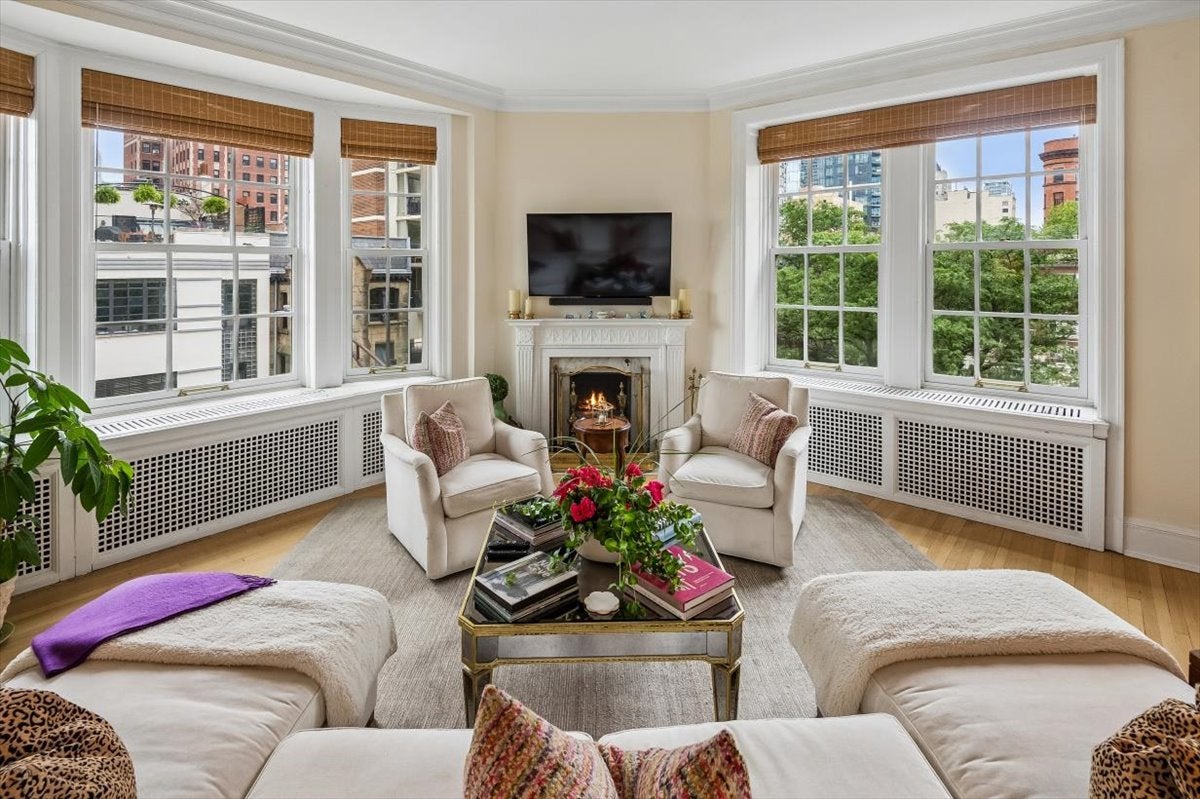 1200 N Lake Shore Drive 404