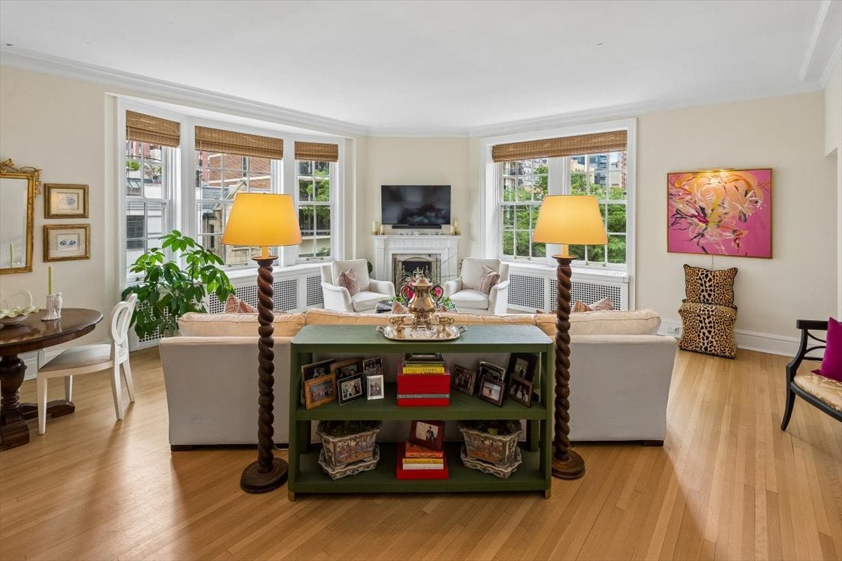 1200 N Lake Shore Drive 404