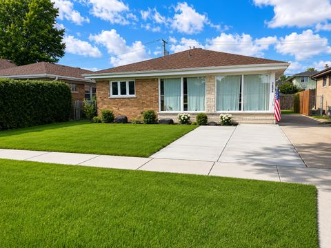 Photo of 1604 Oakton Street, Park Ridge, IL 60068 (MLS # 12690079)