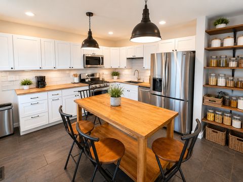 Tiny photo for 1604 Oakton Street, Park Ridge, IL 60068 (MLS # 12690079)