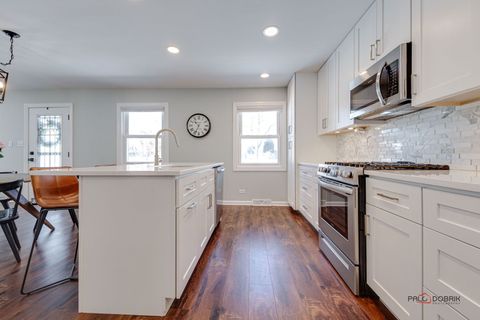 Tiny photo for 1011 N HADDOW Avenue, Arlington Heights, IL 60004 (MLS # 12624445)