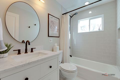 Tiny photo for 1011 N HADDOW Avenue, Arlington Heights, IL 60004 (MLS # 12624445)