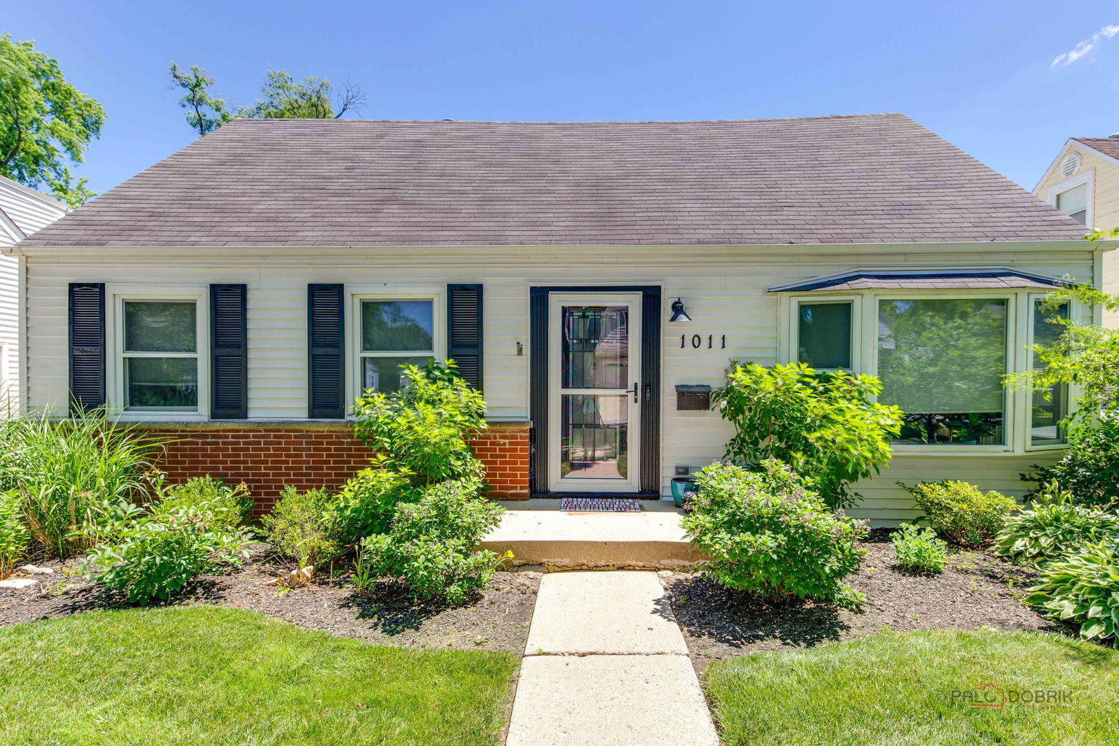 Photo 1 of 47 — 1011 N HADDOW Avenue, Arlington Heights, IL 60004