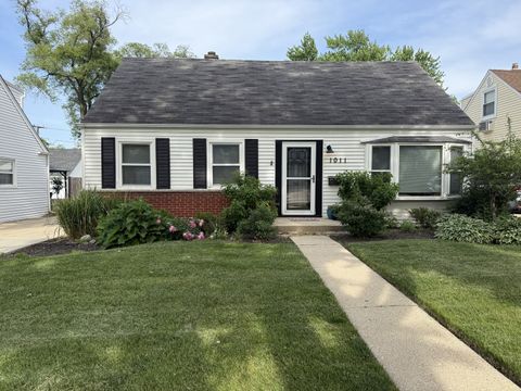 Photo of 1011 N HADDOW Avenue, Arlington Heights, IL 60004 (MLS # 12624445)