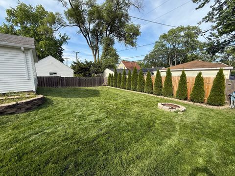 Tiny photo for 1011 N HADDOW Avenue, Arlington Heights, IL 60004 (MLS # 12624445)