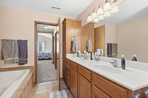 Tiny photo for 5805 Lorton Avenue, Davenport, IA 52807 (MLS # 100000038)