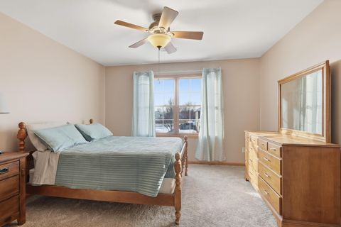 Tiny photo for 5805 Lorton Avenue, Davenport, IA 52807 (MLS # 100000038)