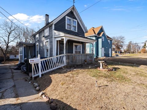 Tiny photo for 1816 Belle Avenue, Davenport, IA 52803 (MLS # 12553723)