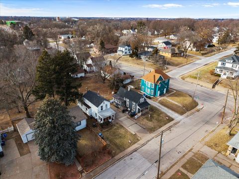 Tiny photo for 1816 Belle Avenue, Davenport, IA 52803 (MLS # 12553723)