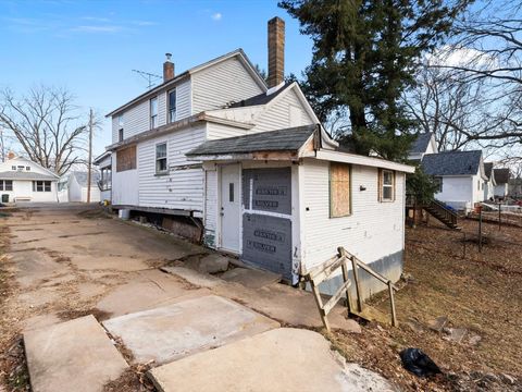 Tiny photo for 1816 Belle Avenue, Davenport, IA 52803 (MLS # 12553723)