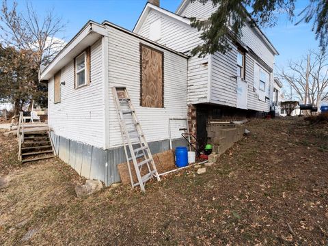 Tiny photo for 1816 Belle Avenue, Davenport, IA 52803 (MLS # 12553723)