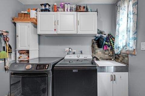 Tiny photo for 10445 S Avenue E Ave, Chicago, IL 60617 (MLS # 12629825)