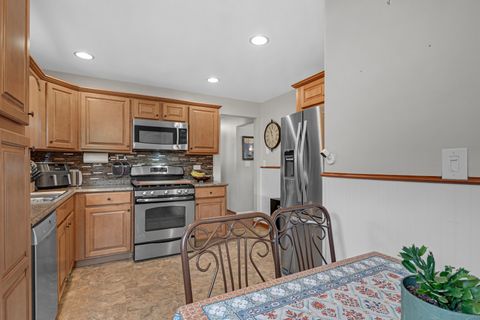 Tiny photo for 10445 S Avenue E Ave, Chicago, IL 60617 (MLS # 12629825)
