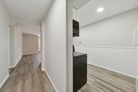 Tiny photo for 835 Ridge Avenue #103, Evanston, IL 60202 (MLS # 12561591)