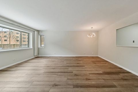 Tiny photo for 835 Ridge Avenue #103, Evanston, IL 60202 (MLS # 12561591)