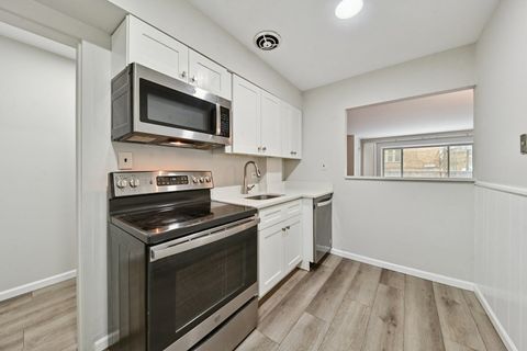 Tiny photo for 835 Ridge Avenue #103, Evanston, IL 60202 (MLS # 12561591)