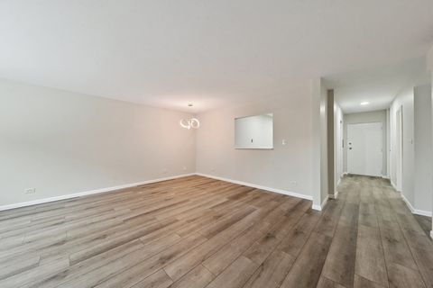 Tiny photo for 835 Ridge Avenue #103, Evanston, IL 60202 (MLS # 12561591)