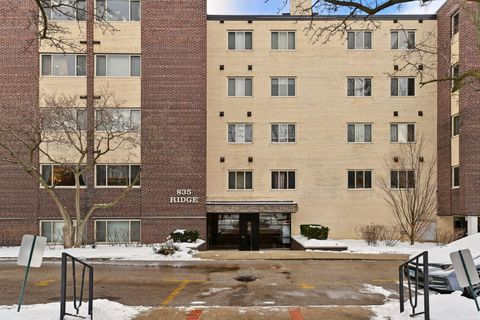 Photo of 835 Ridge Avenue #103, Evanston, IL 60202 (MLS # 12561591)
