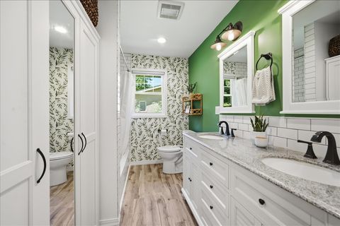 Tiny photo for 17W040 Oak Lane, Bensenville, IL 60106 (MLS # 12673456)