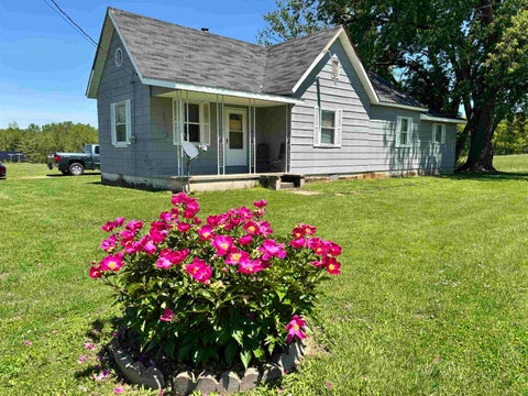 Photo of 428 N Walnut Street N, Versailles, IL 62378 (MLS # 100539152)