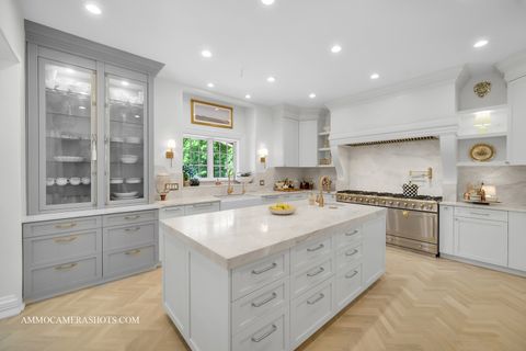 Tiny photo for 8 Brooke Lane, South Barrington, IL 60010 (MLS # 12613198)