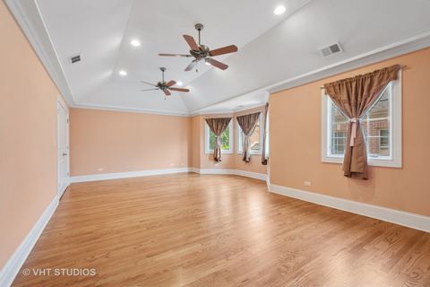 Tiny photo for 4858 W Chase Avenue, Lincolnwood, IL 60712 (MLS # 12468776)